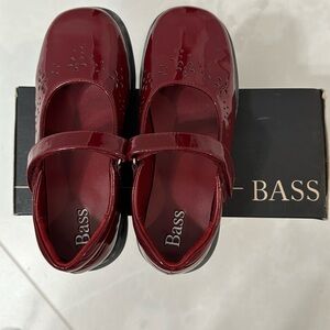 Girl’s dream red shoes